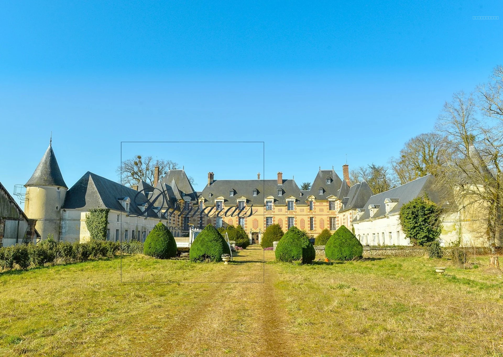 Château à vendre à Douains, 2 900 m², 32 pièces – photo 3 sur 20