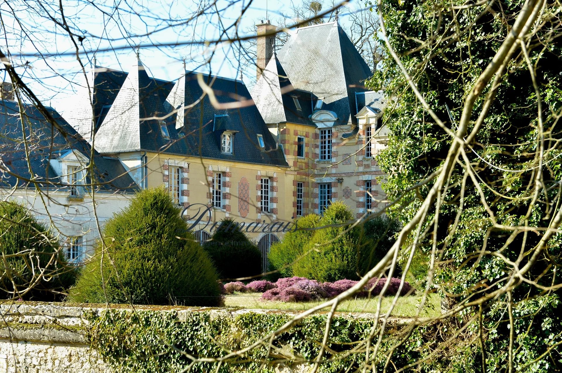 Château à vendre à Douains, 2 900 m², 32 pièces – photo 2 sur 20