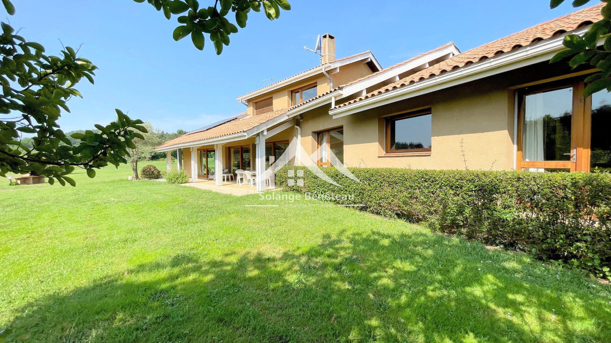 Villa à vendre à Casteljaloux, 264 m², 8 pièces – photo 1 sur 14