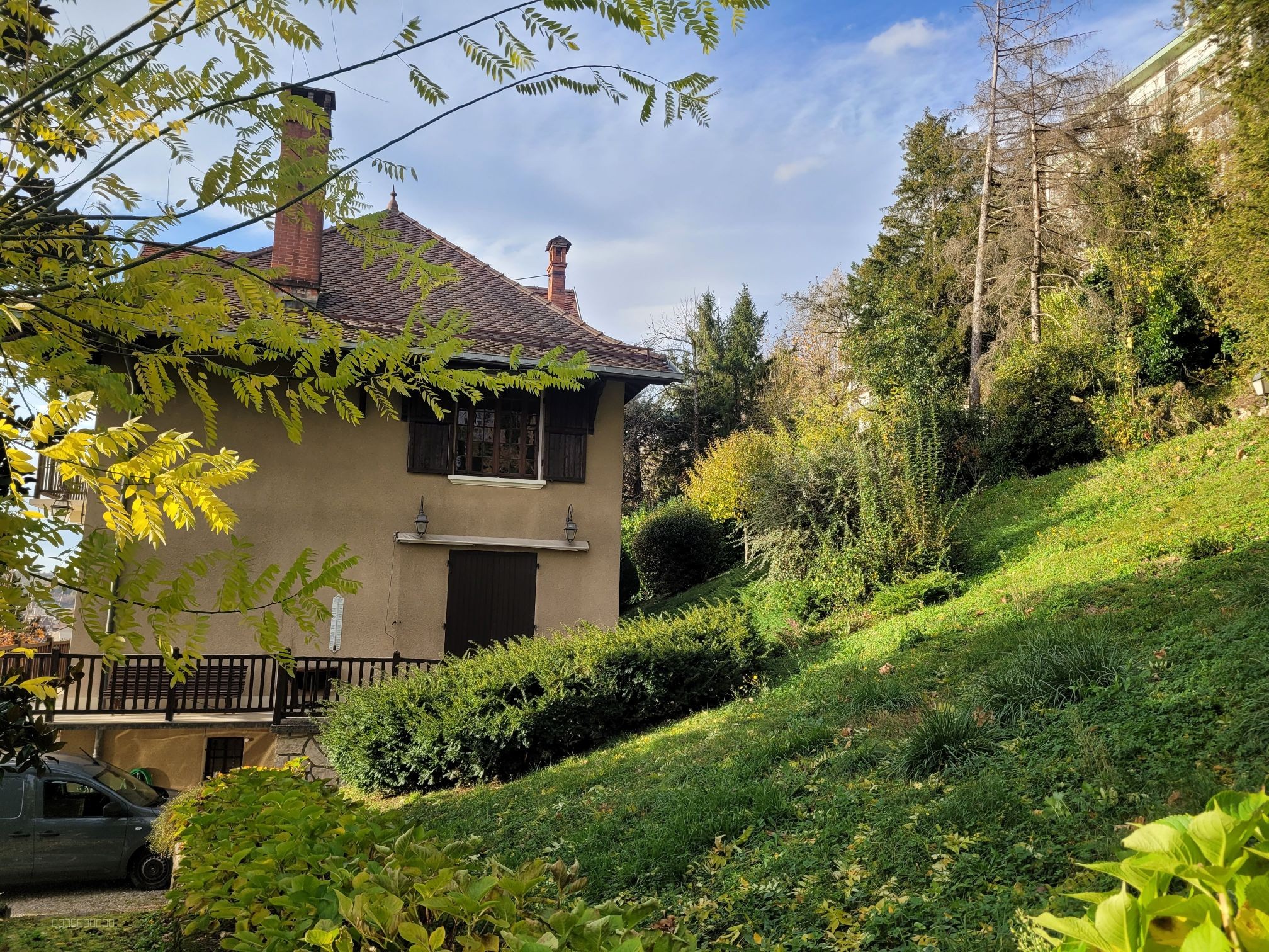 Bien immobilier à vendre à Voiron, 303 m², 10 pièces – photo 2 sur 9