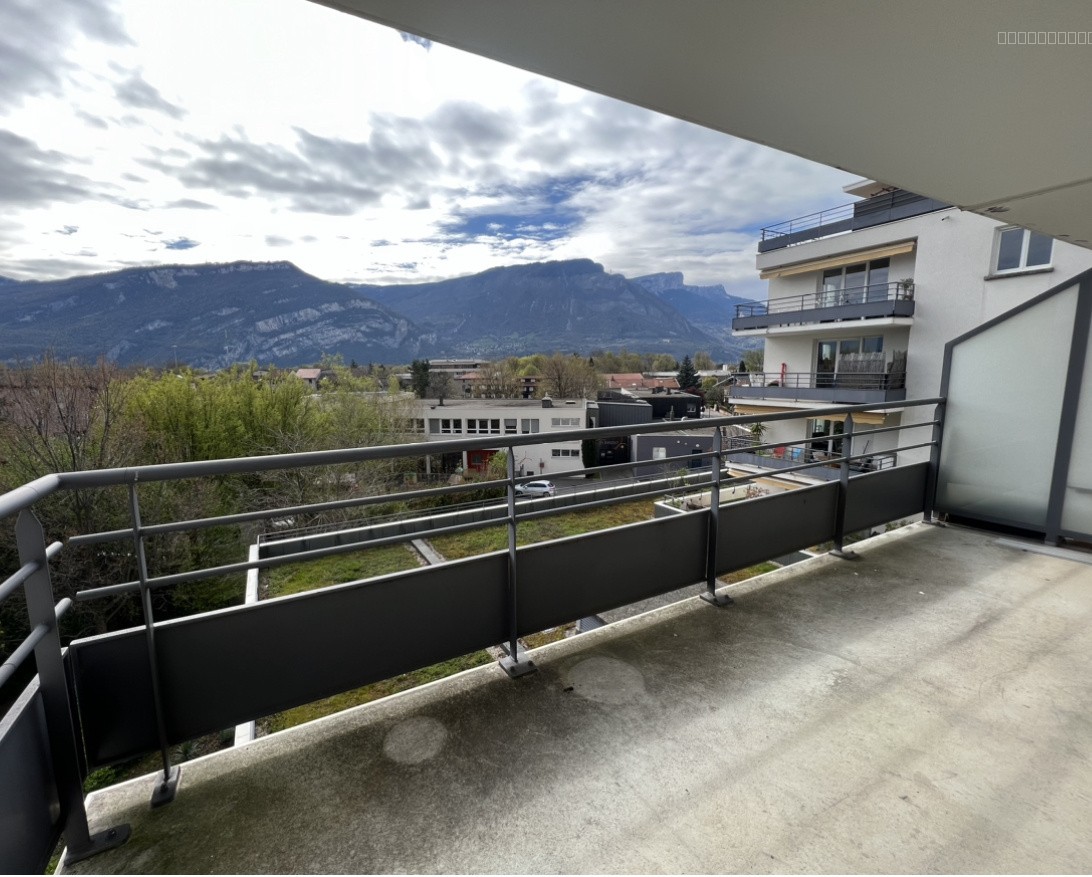 Appartement type 3 avec terrasse à St Martin le Vinoux — photo 1