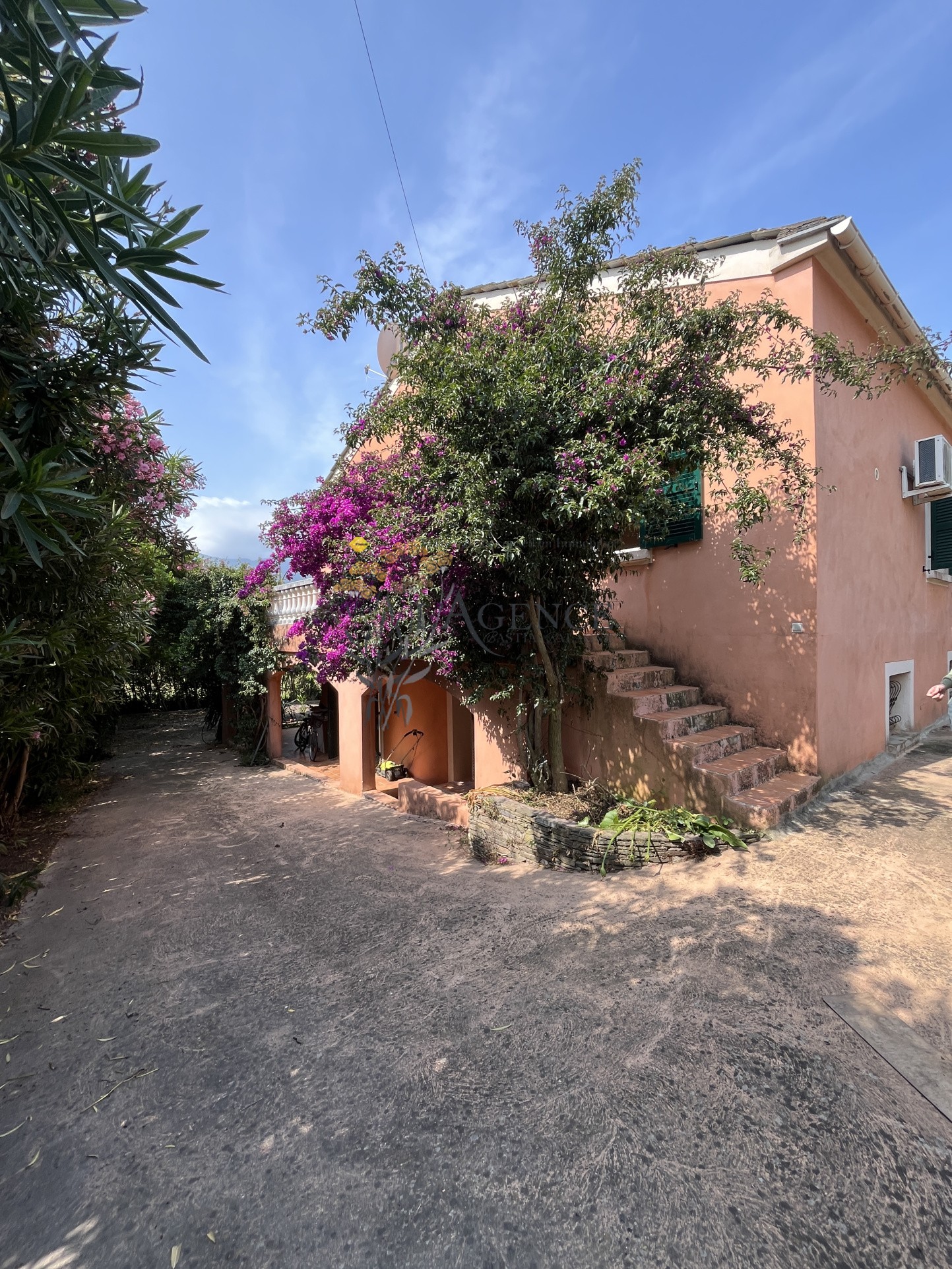Villa à vendre à Pietracorbara, 190 m², 6 pièces – photo 2 sur 17
