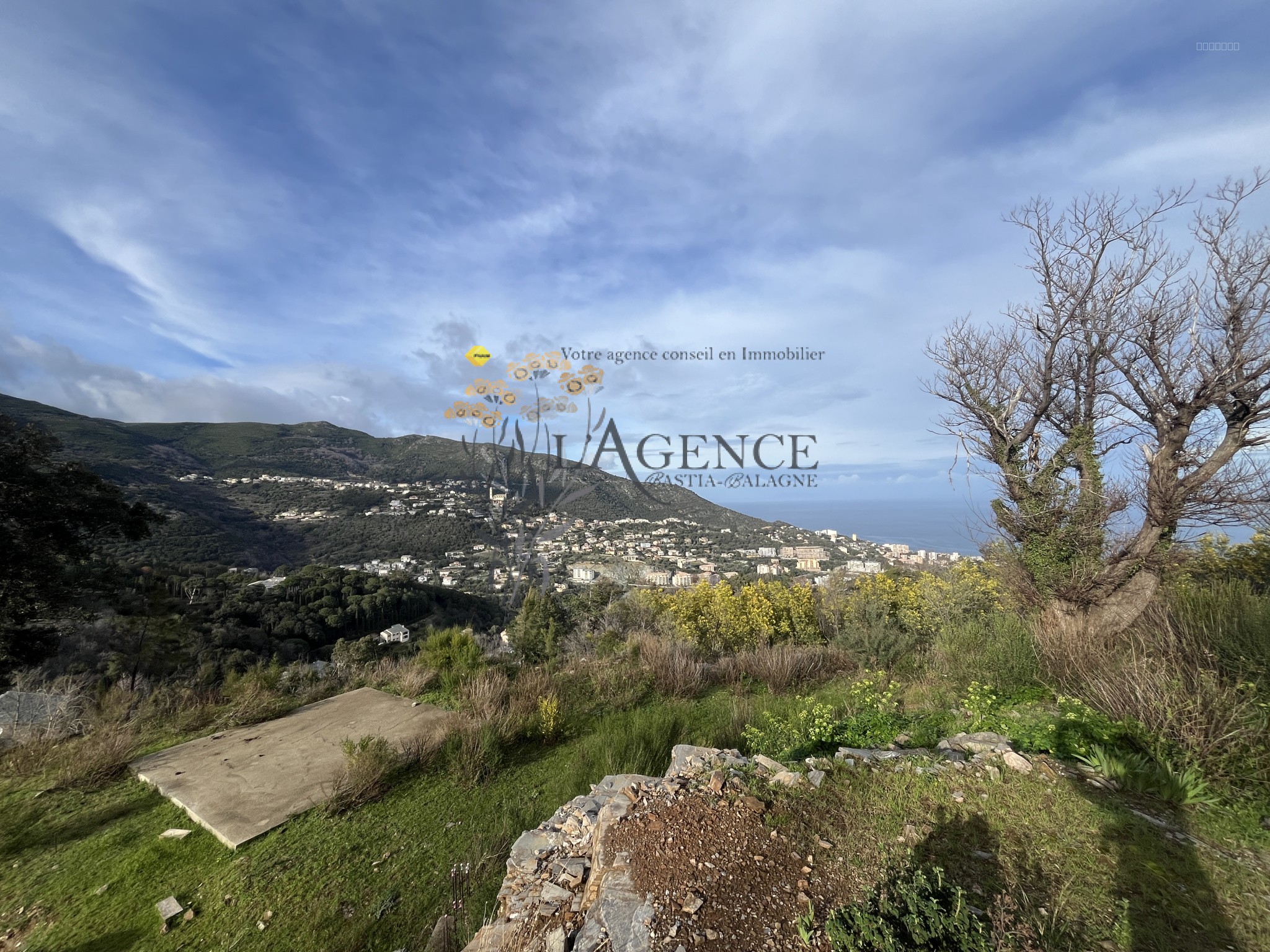 Terrain à vendre à Bastia, 1 935 m² – photo 1 sur 2