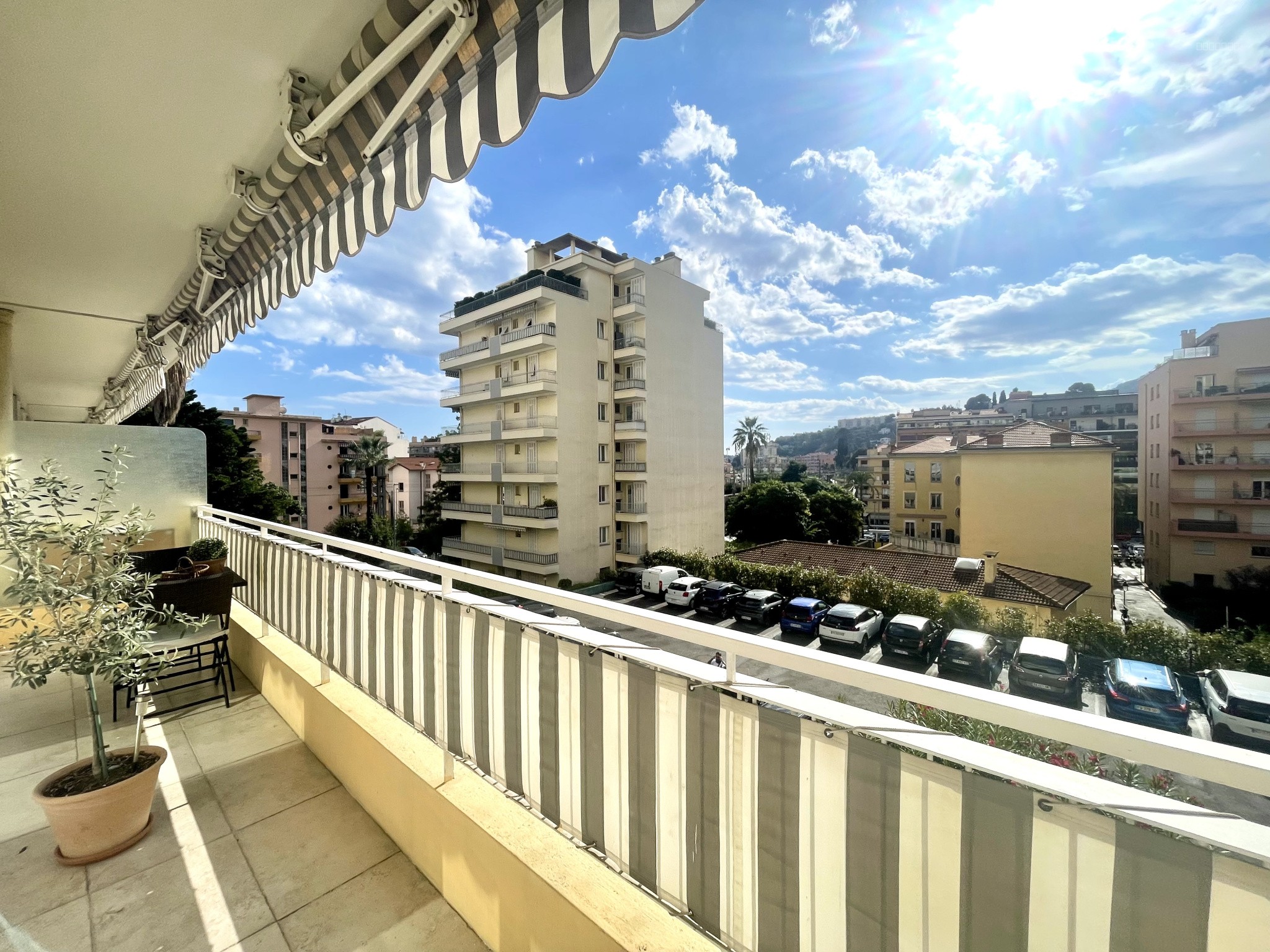 Appartement à vendre à Menton, 94 m², 4 pièces – photo 1 sur 15