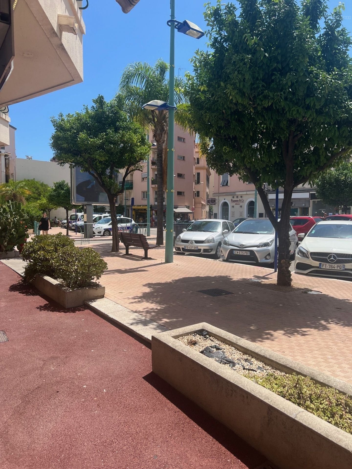 Fonds de commerce à vendre à Menton, 30 m² – photo 1 sur 3