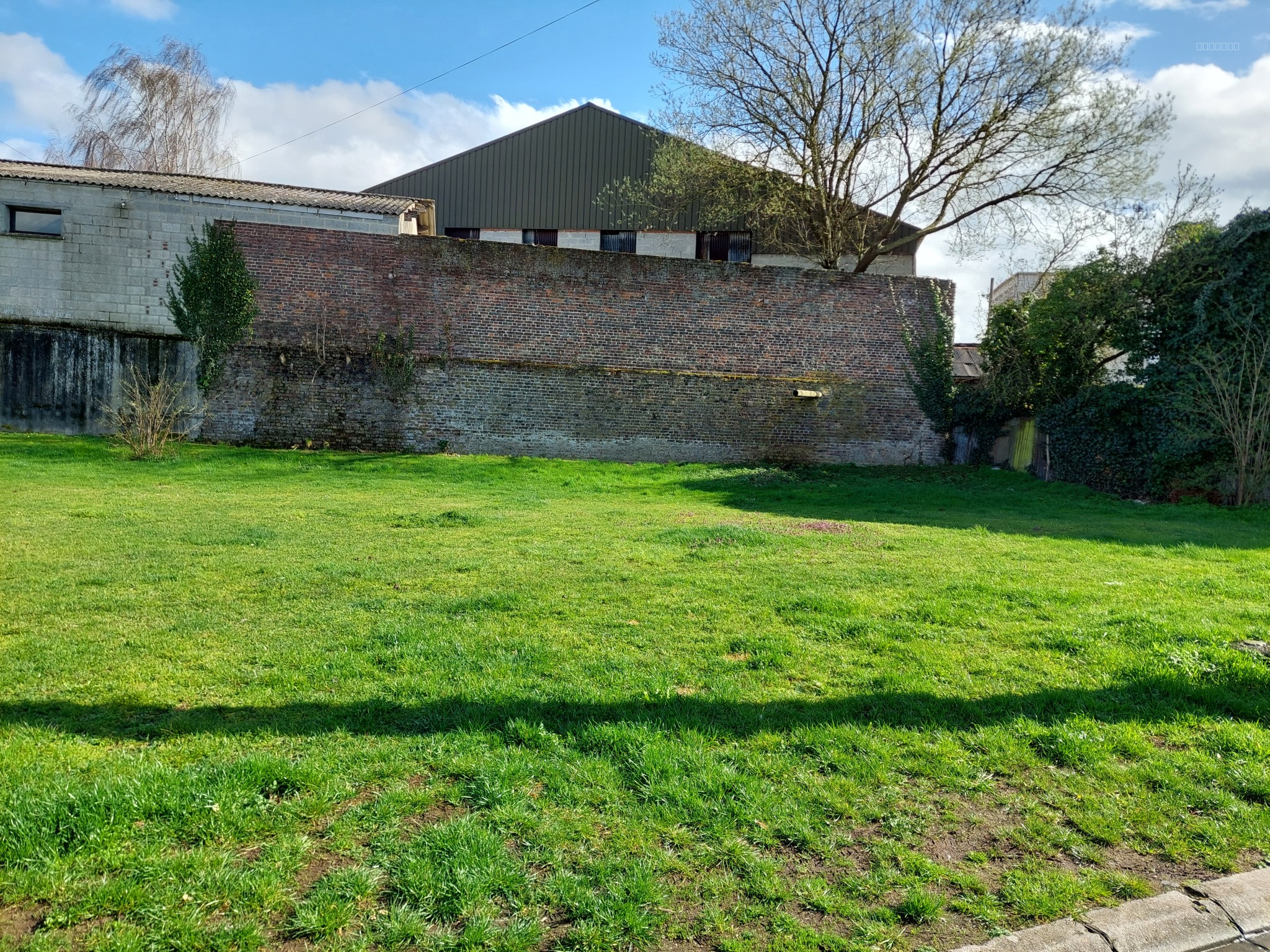 Bien immobilier à vendre à Cambrai, 500 m² – photo 1 sur 1