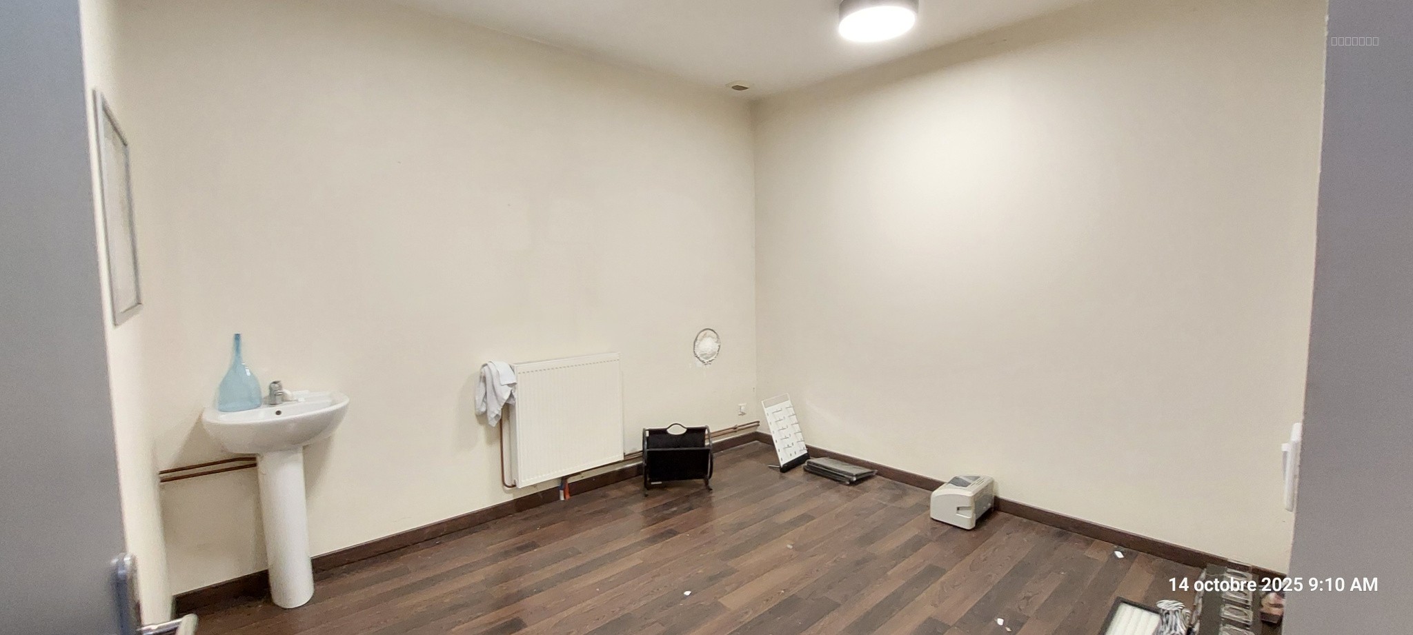 Local commercial à louer à Cambrai, 410 m² – photo 1 sur 8