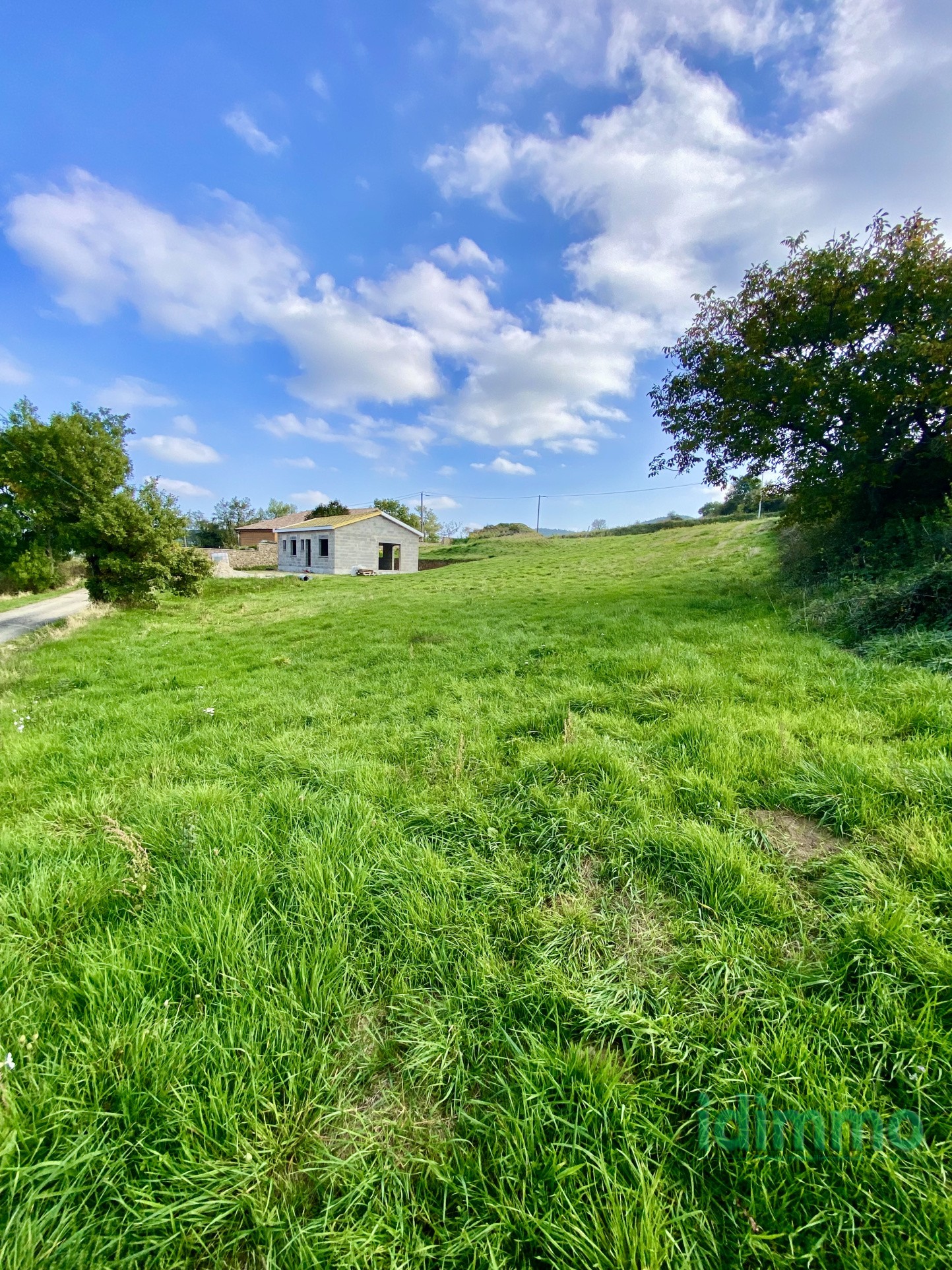 Bien immobilier à vendre à Preaux, 1 019 m² – photo 3 sur 4