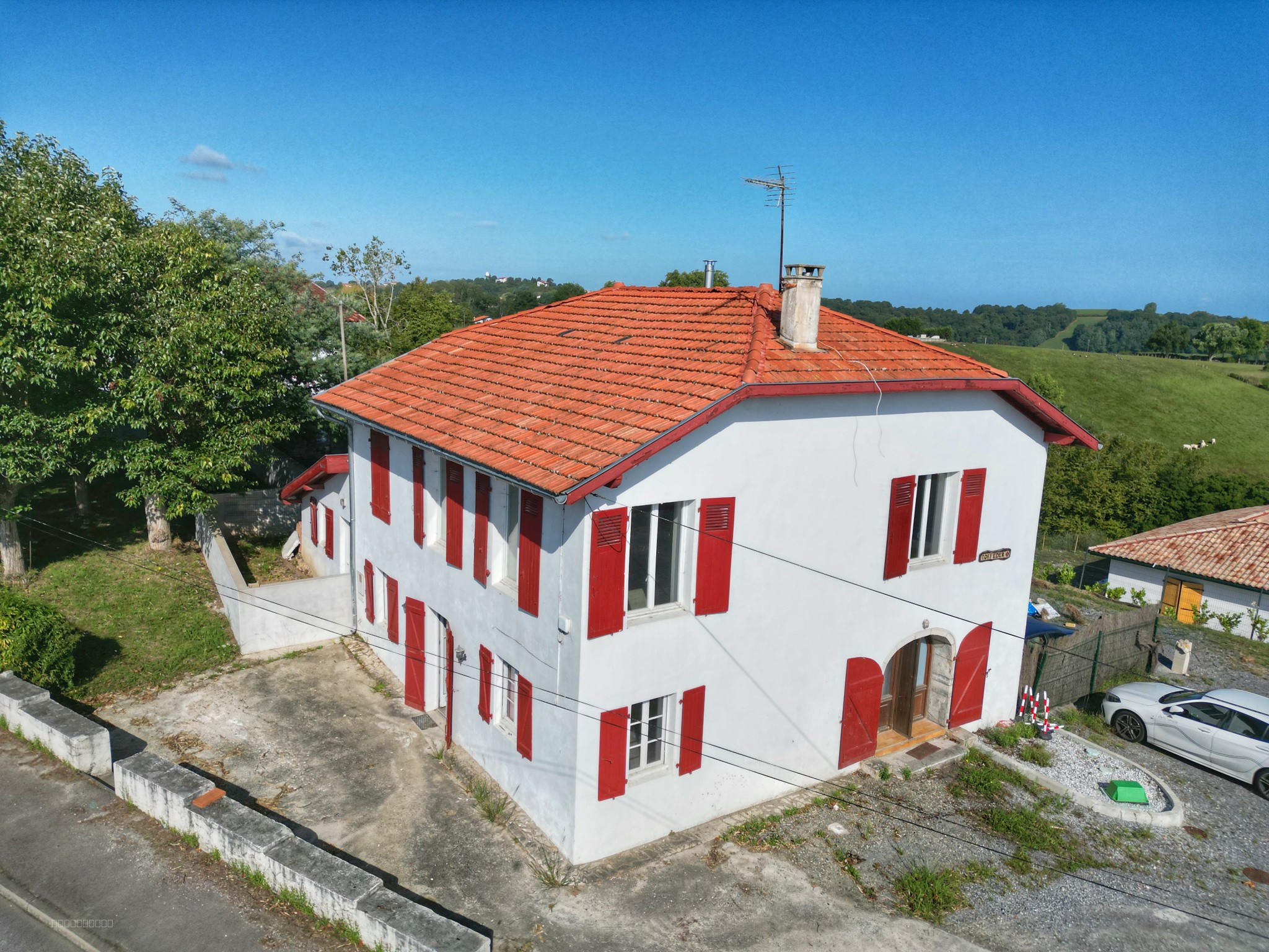 Maison à vendre à Bardos, 169 m², 8 pièces – photo 2 sur 16