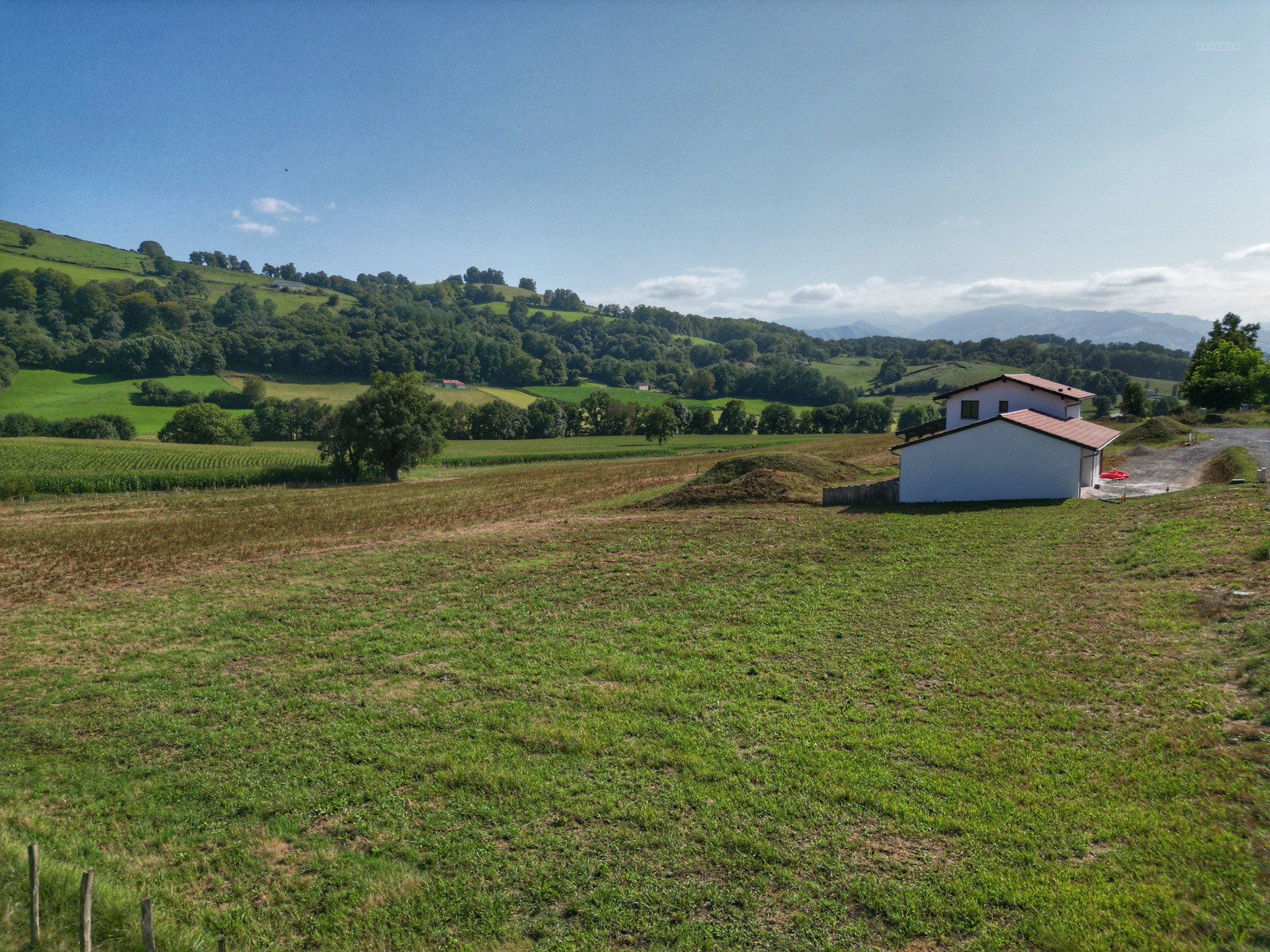 Bien immobilier à vendre à St jean pied de port, 1 198 m² – photo 1 sur 5