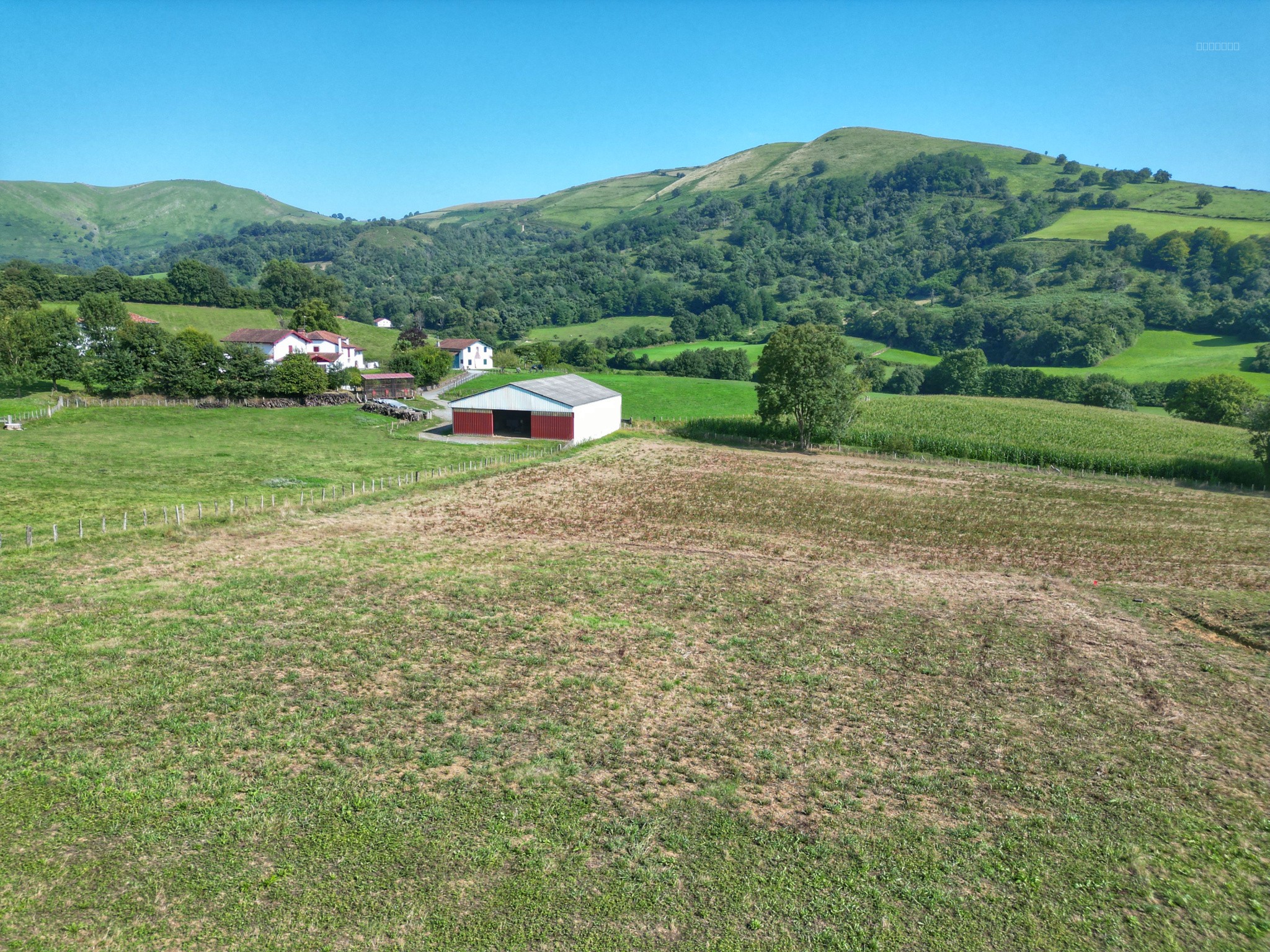 Bien immobilier à vendre à St jean pied de port, 1 095 m² – photo 3 sur 4