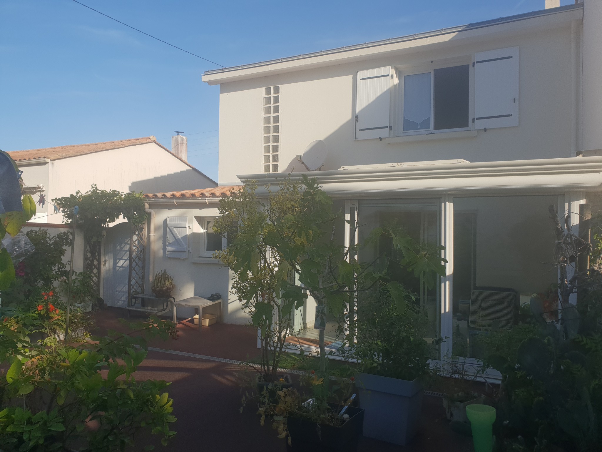 Maison à vendre à La tranche sur mer, 465 m², 5 pièces – photo 1 sur 15