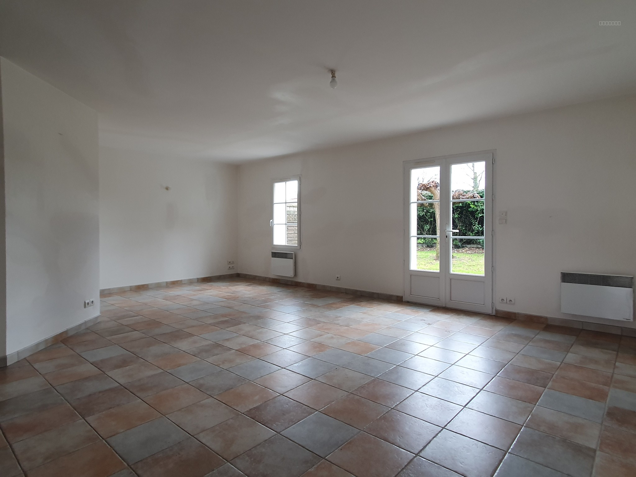 Maison à louer à L aiguillon sur mer, 970 m², 4 pièces – photo 3 sur 12