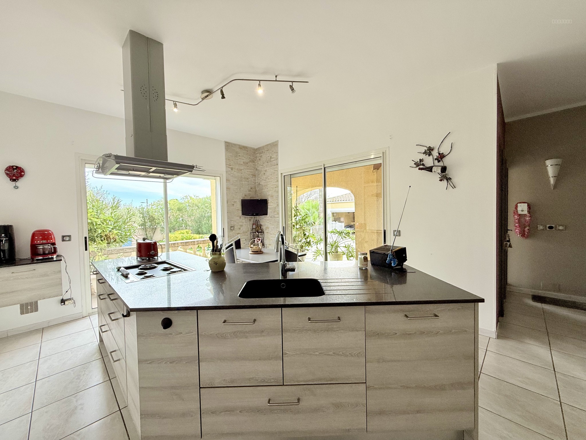 Maison à vendre à Pignan, 189 m², 6 pièces – photo 3 sur 9