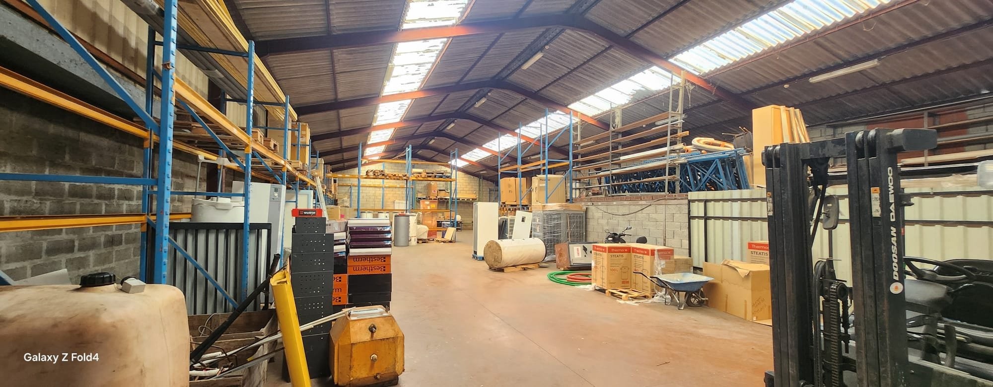 Entrepôt à vendre à Rouxmesnil bouteilles, 500 m² – photo 1 sur 4