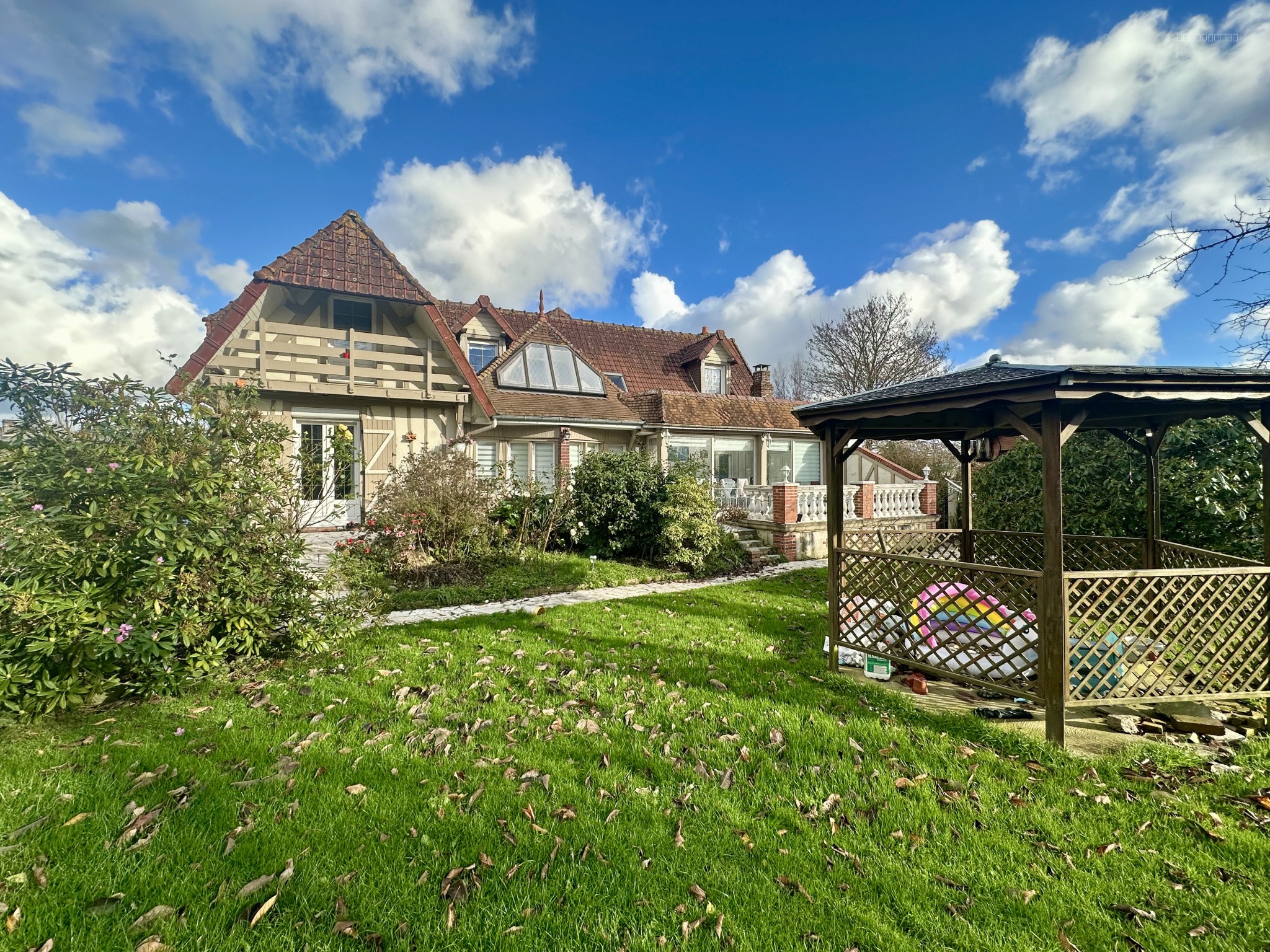 Maison à vendre à Petit-Caux, 185 m², 7 pièces – photo 1 sur 18