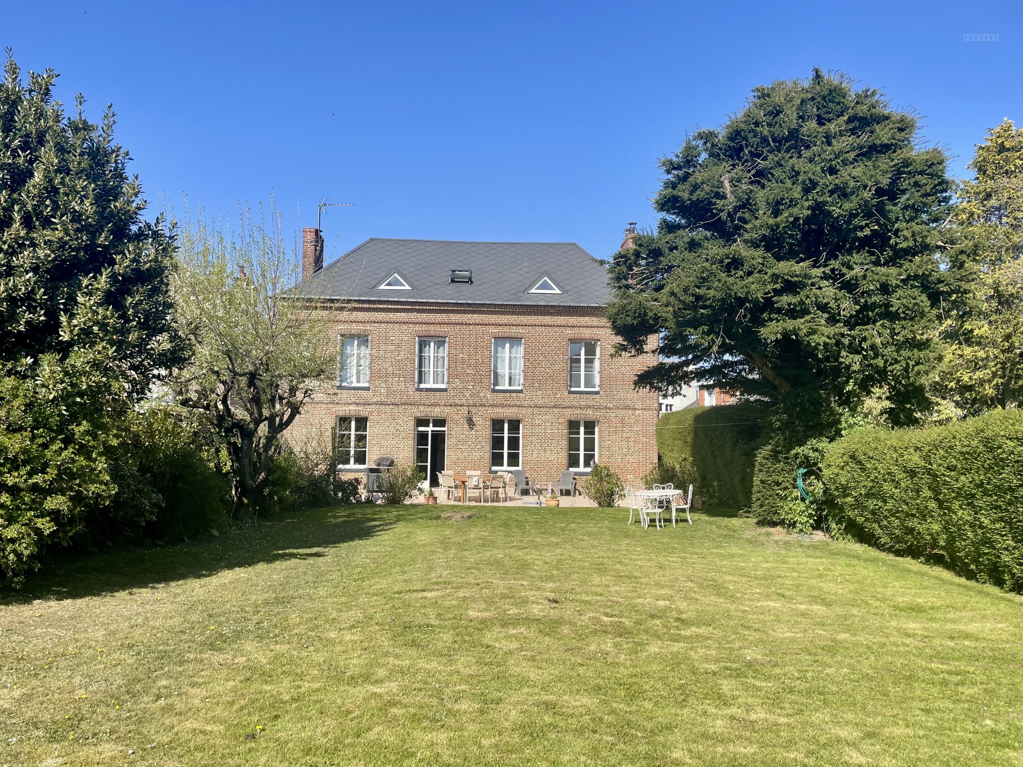 Bien immobilier à vendre à Dieppe, 280 m², 11 pièces – photo 1 sur 20