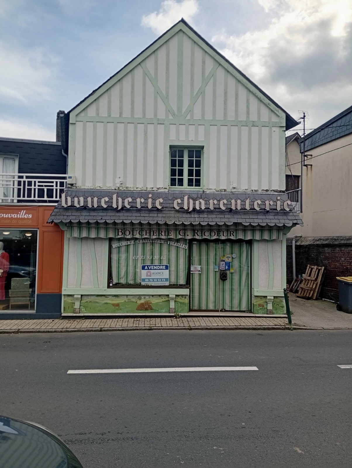 Immeuble à vendre à Luneray, 23 m², 8 pièces – photo 1 sur 1