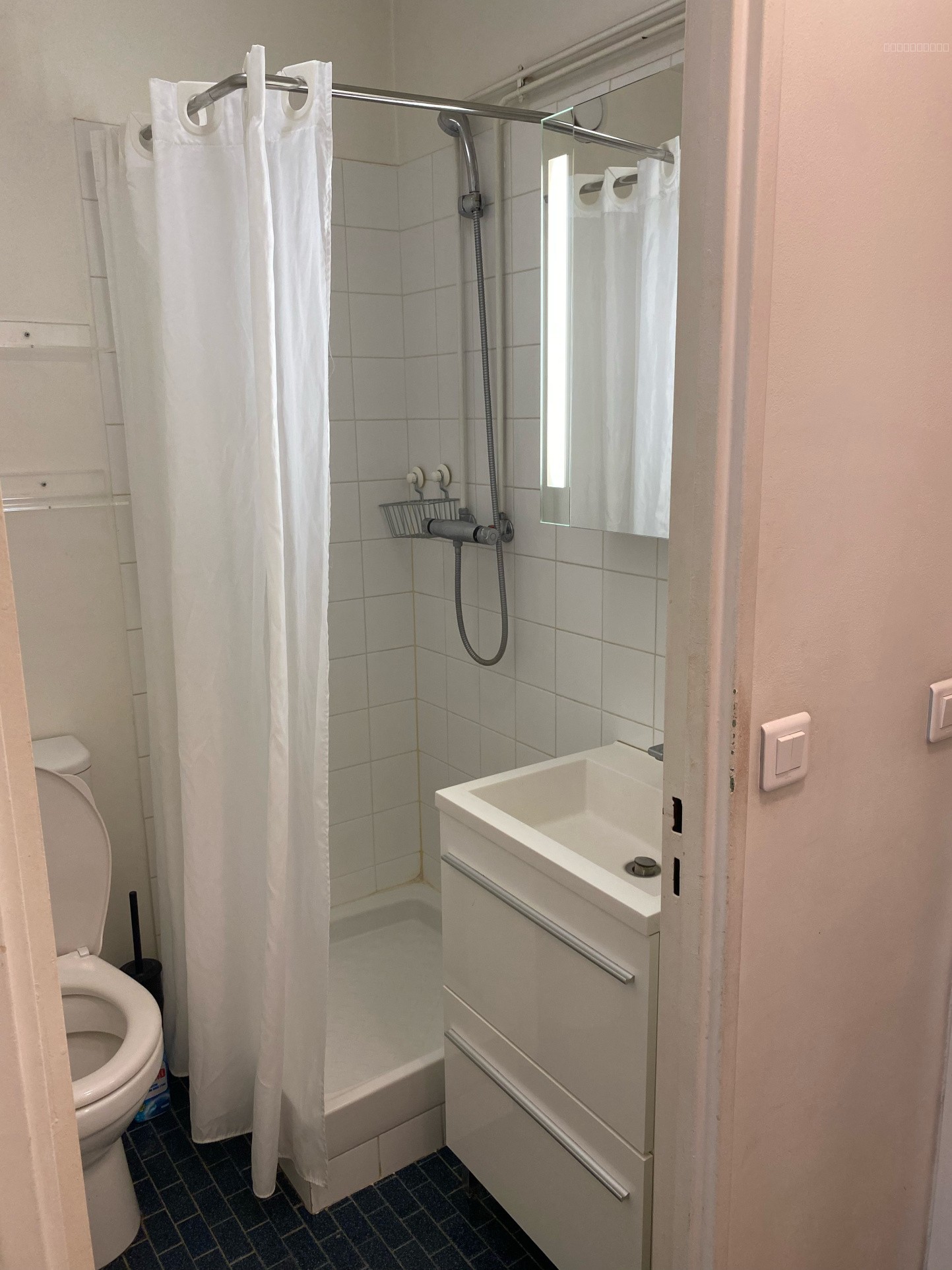Canal St Martin, 29 rue Louis BLANC Studio meublé 13m2 RdC Prêt à louer Cave — photo 7