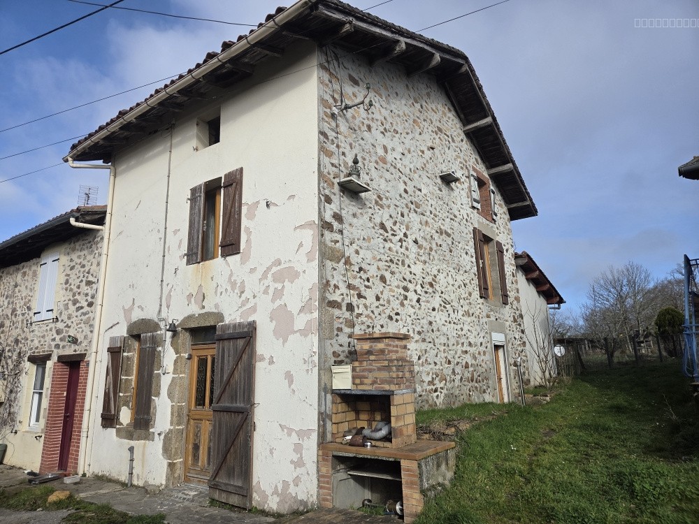 Maison à vendre à Rochechouart, 75 m², 3 pièces – photo 1 sur 6