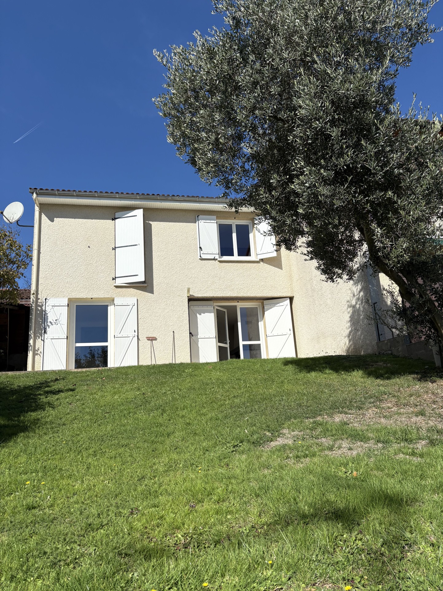Maison à vendre à Isle, 1 262 m², 5 pièces – photo 1 sur 6