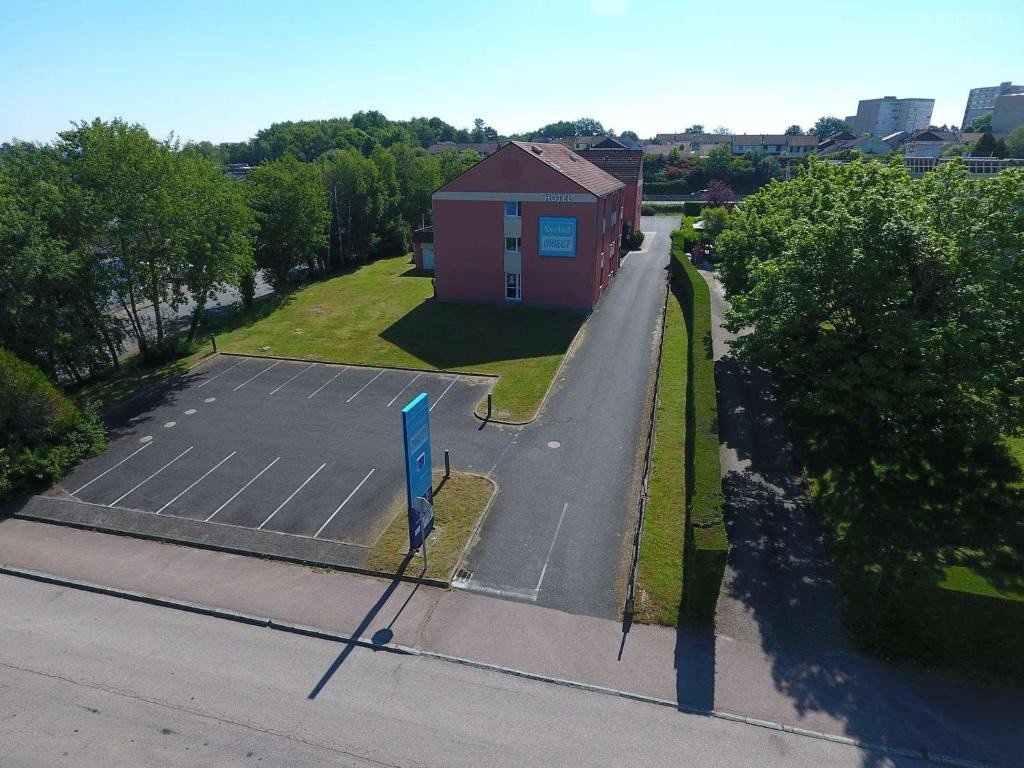 Fonds de commerce à vendre à Limoges, 2 600 m² – photo 1 sur 9