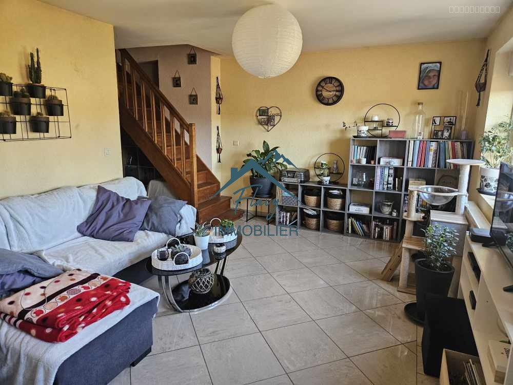 Appartement à vendre à Bruyeres, 150 m², 6 pièces – photo 1 sur 18