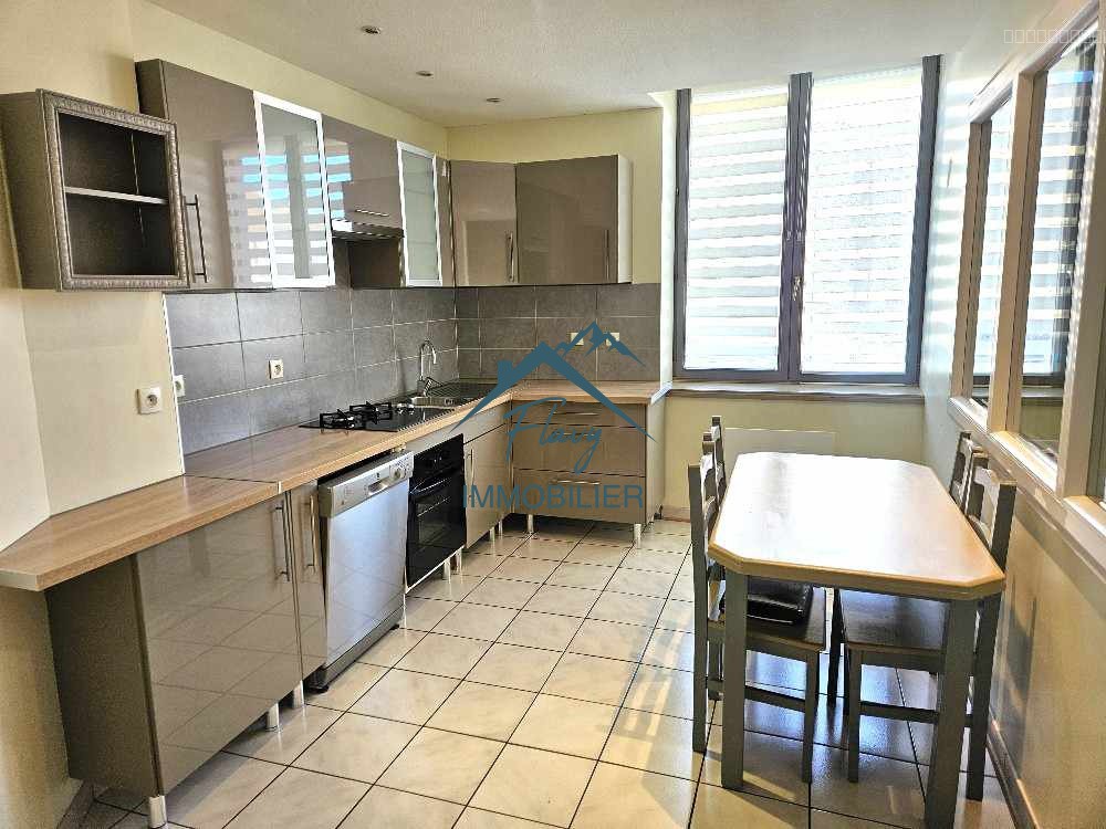 Appartement à vendre à Bruyeres, 75 m², 3 pièces – photo 1 sur 12