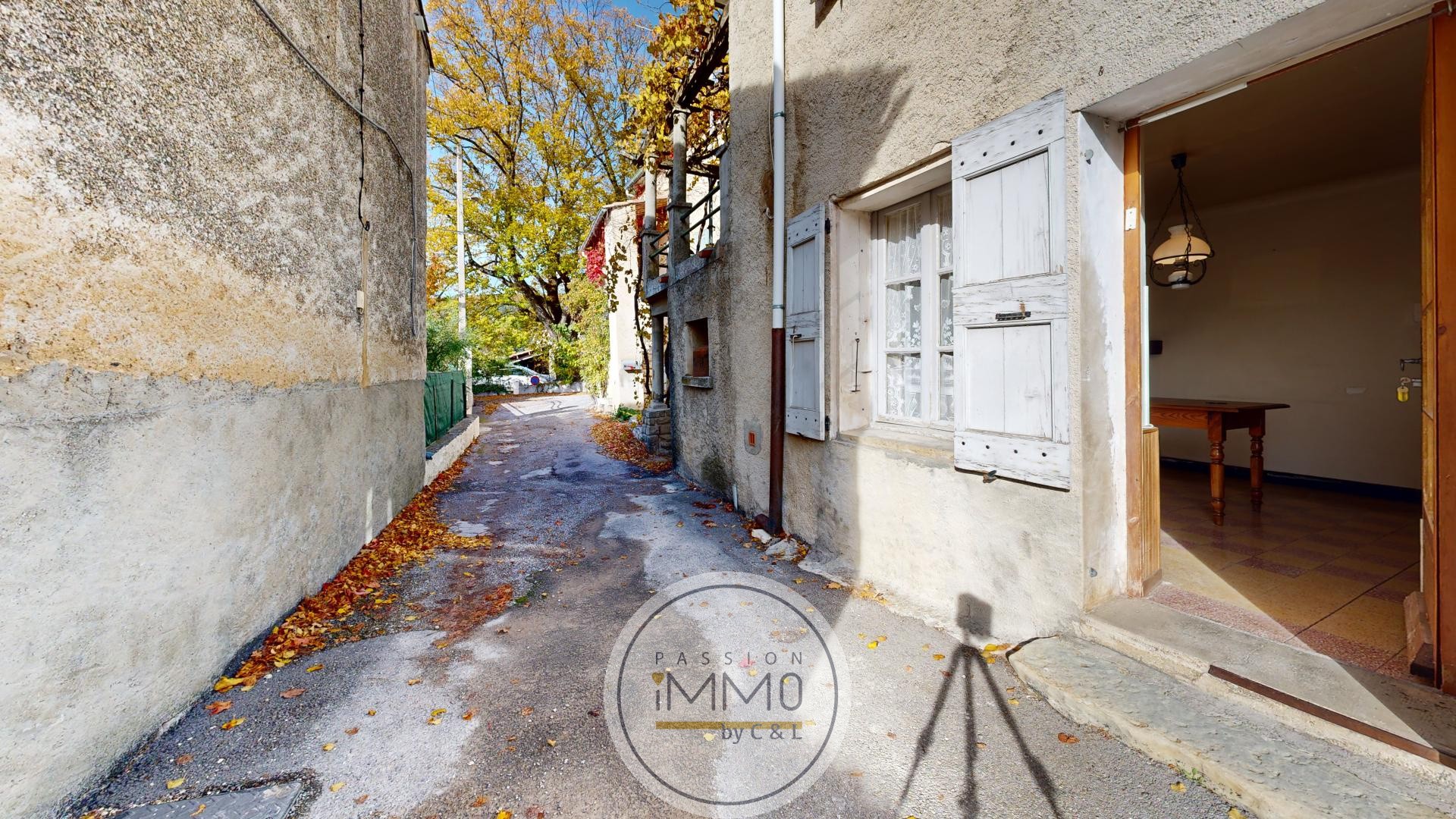 Maison à vendre à St etienne les orgues, 1 400 m², 5 pièces – photo 1 sur 6