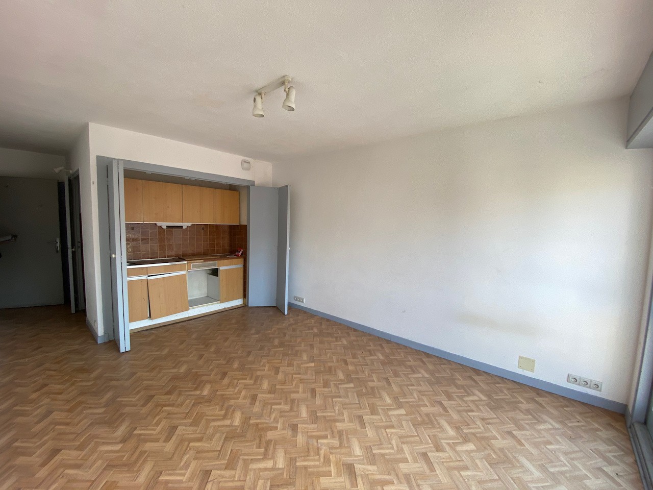 LOT-ET-GARONNE, VILLENEUVE SUR LOT ensemble de 13 appartements de type studios — photo 2