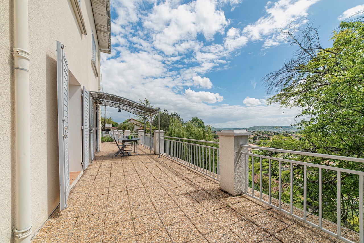 Maison à vendre à Villeneuve sur lot, 509 m², 5 pièces – photo 2 sur 20