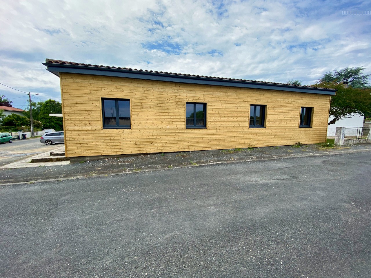 Immeuble à vendre à Villeneuve sur lot, 21,9 m², 4 pièces – photo 1 sur 16