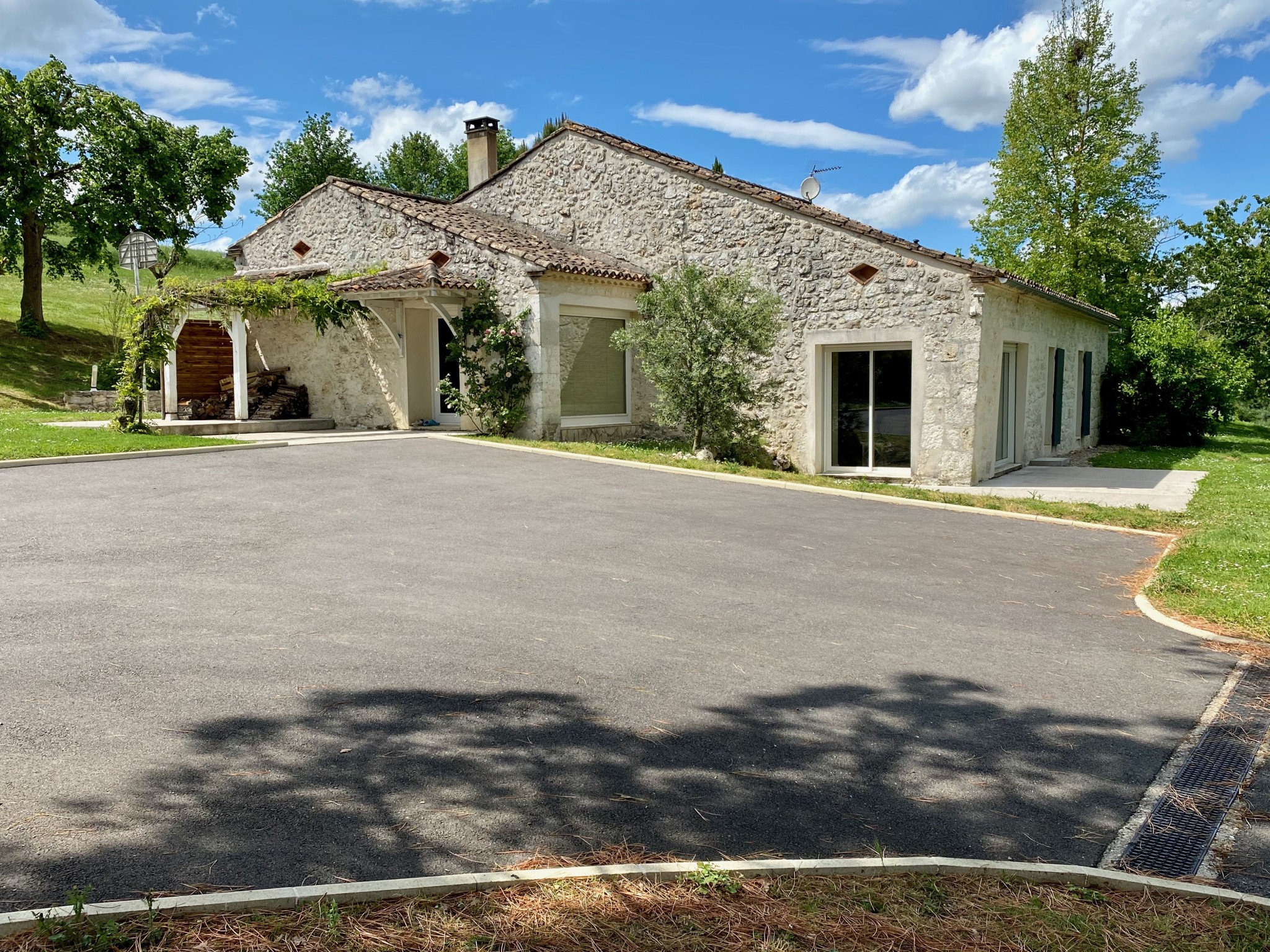 Maison à vendre à Penne d agenais, 817 m², 6 pièces – photo 1 sur 20