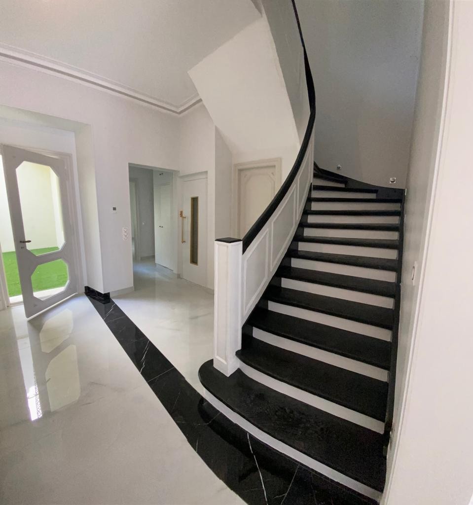 Maison à vendre à Mulhouse, 275 m², 11 pièces – photo 2 sur 20