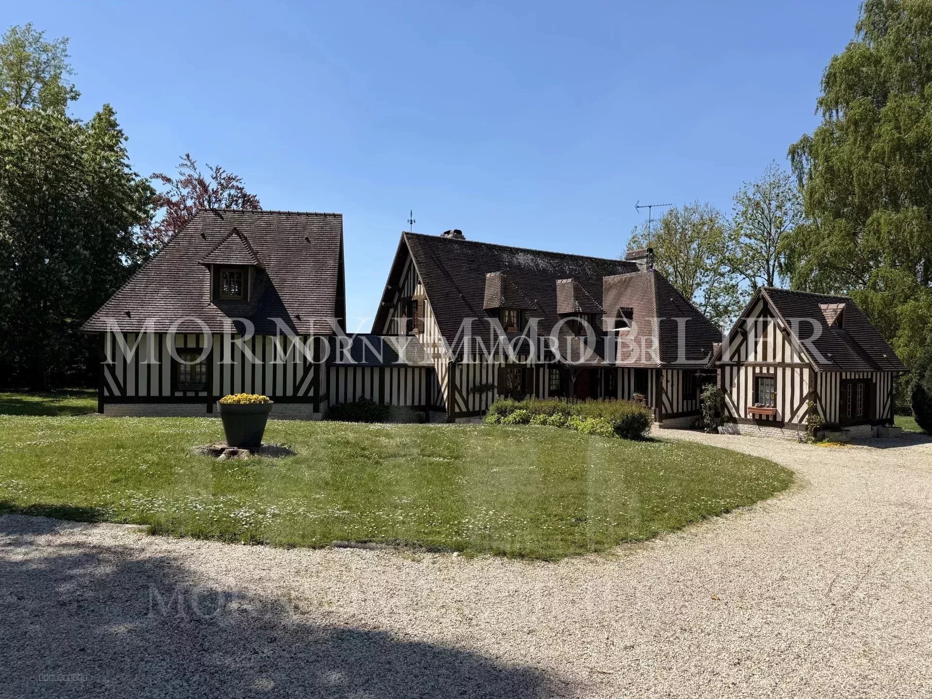 Maison à vendre à Pont l eveque, 223 m², 9 pièces – photo 2 sur 20