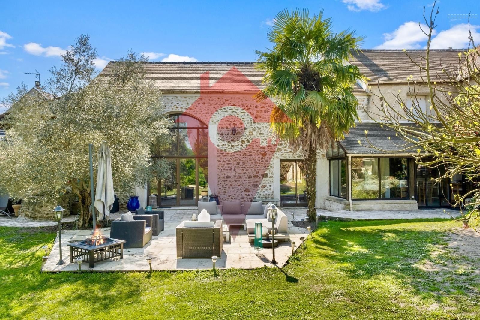 Bien immobilier à vendre à Les alluets le roi, 399 m², 13 pièces – photo 1 sur 12