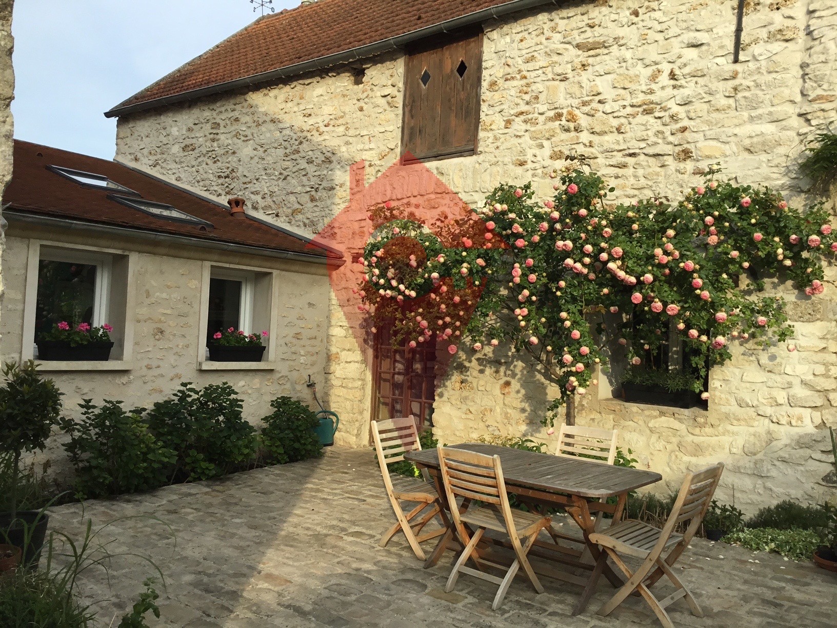 Maison à vendre à Crespieres, 24 m², 7 pièces – photo 1 sur 18