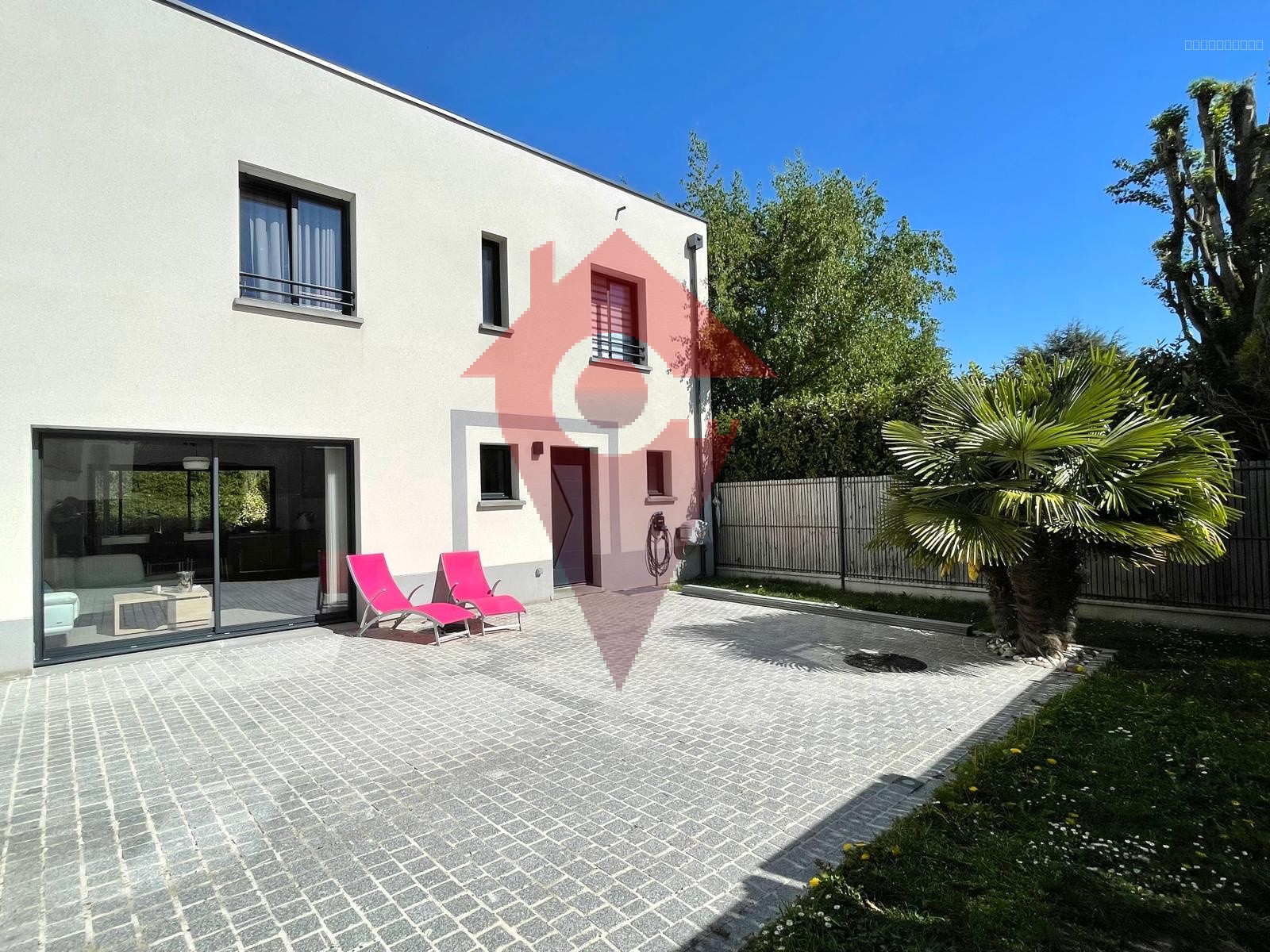 Maison à vendre à Orgeval, 619 m², 4 pièces – photo 1 sur 12