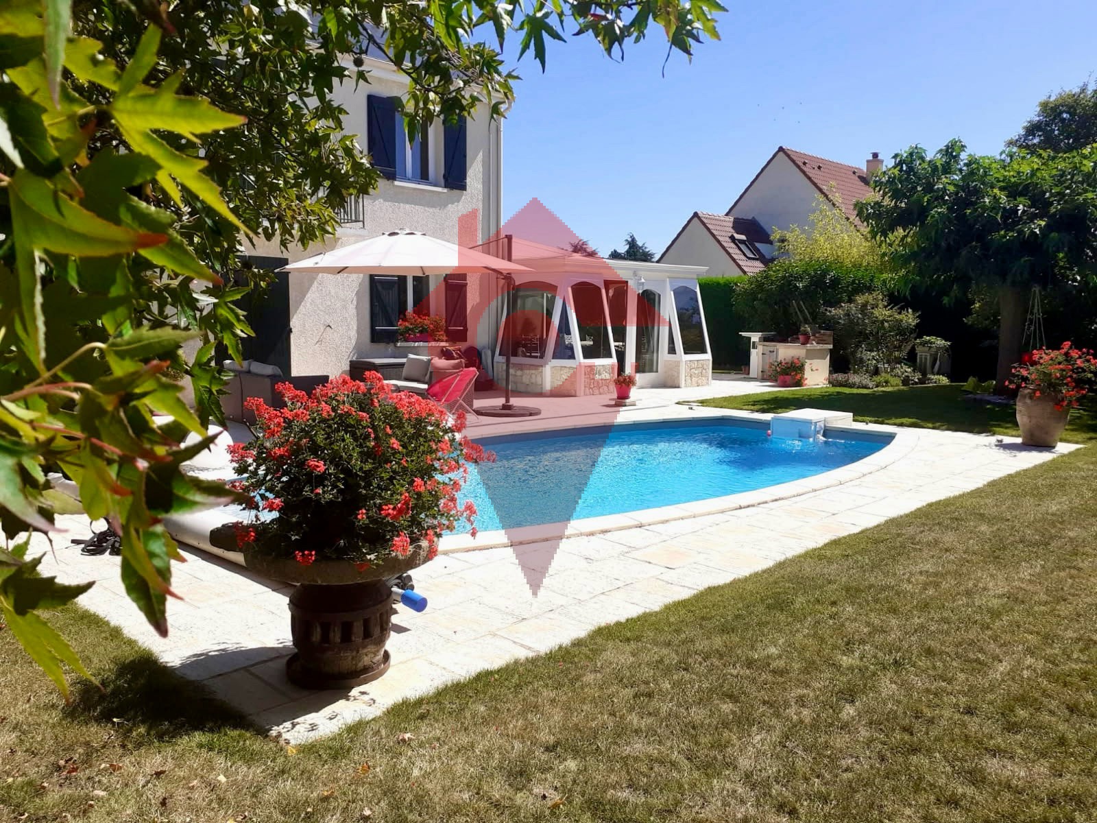 Maison à vendre à Orgeval, 481 m², 8 pièces – photo 1 sur 17
