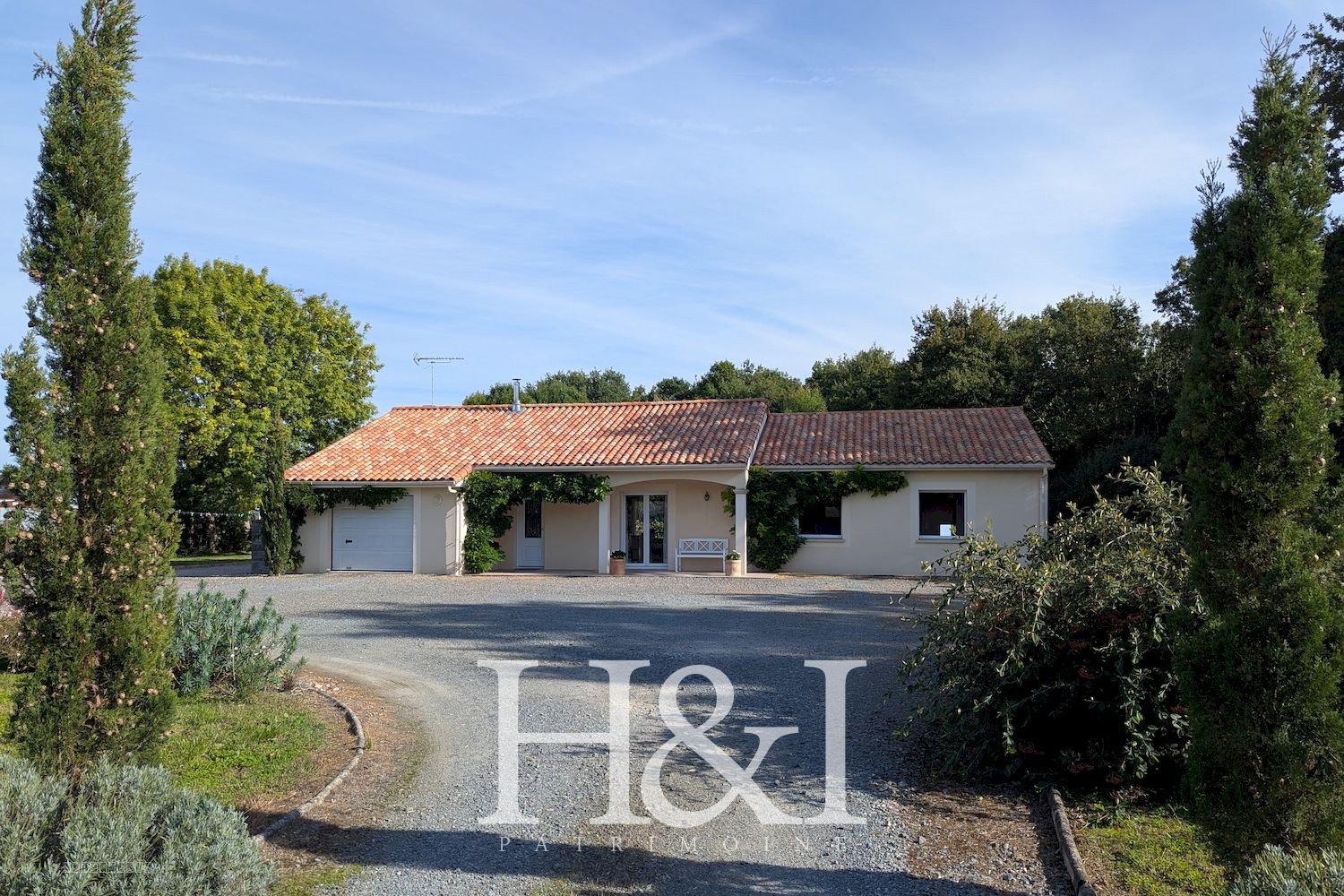 Maison à vendre à Coulombiers, 1 150 m², 5 pièces – photo 2 sur 12