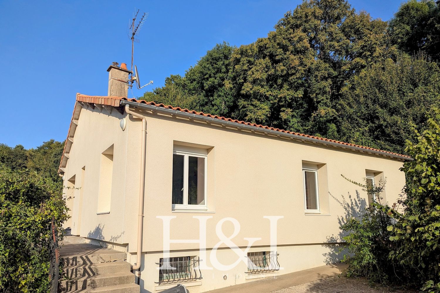 Maison à vendre à Lusignan, 114 m², 4 pièces – photo 2 sur 10
