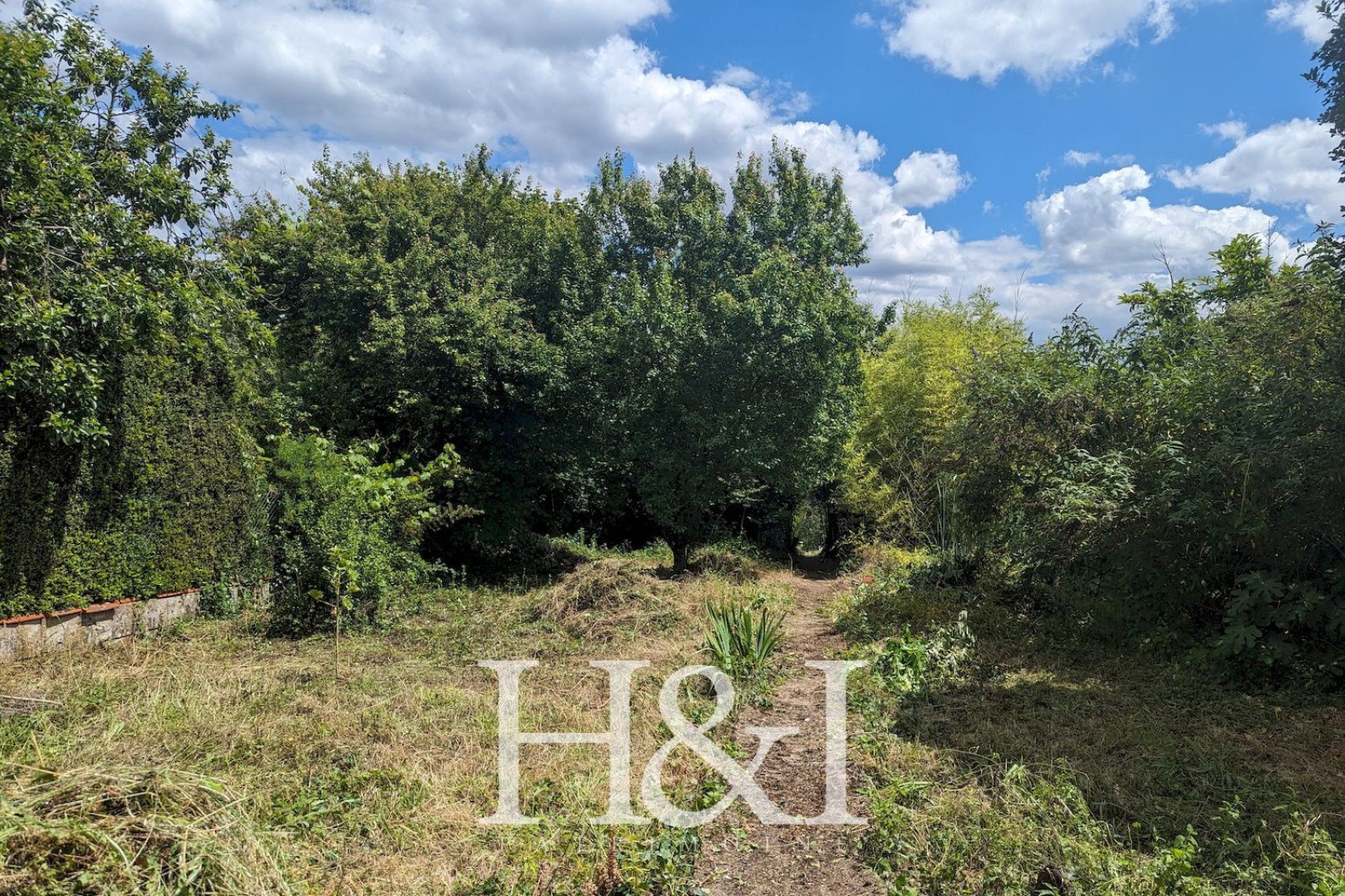 Bien immobilier à vendre à Poitiers, 486 m² – photo 1 sur 5