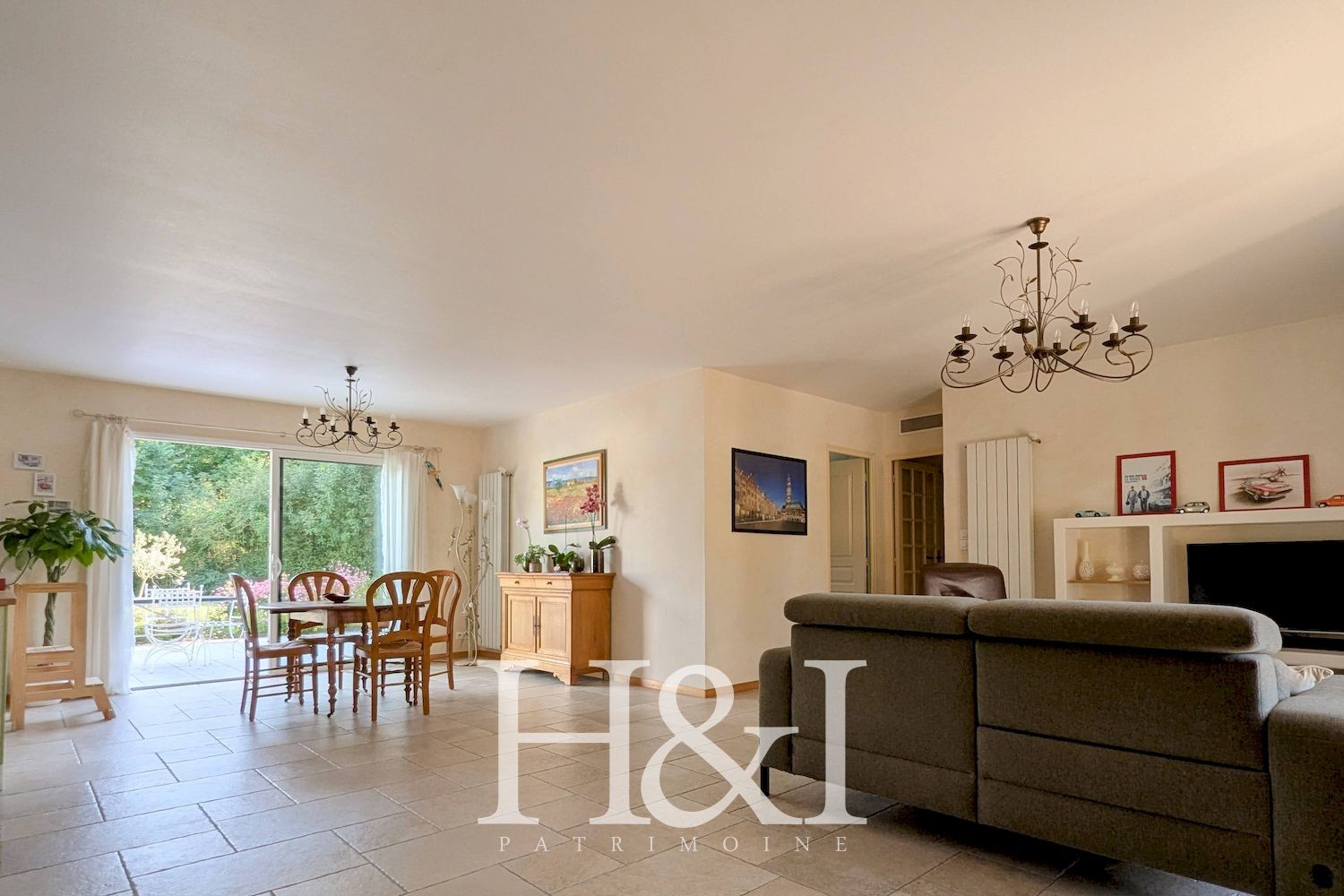 Maison à vendre à Coulombiers, 1 150 m², 5 pièces – photo 3 sur 12
