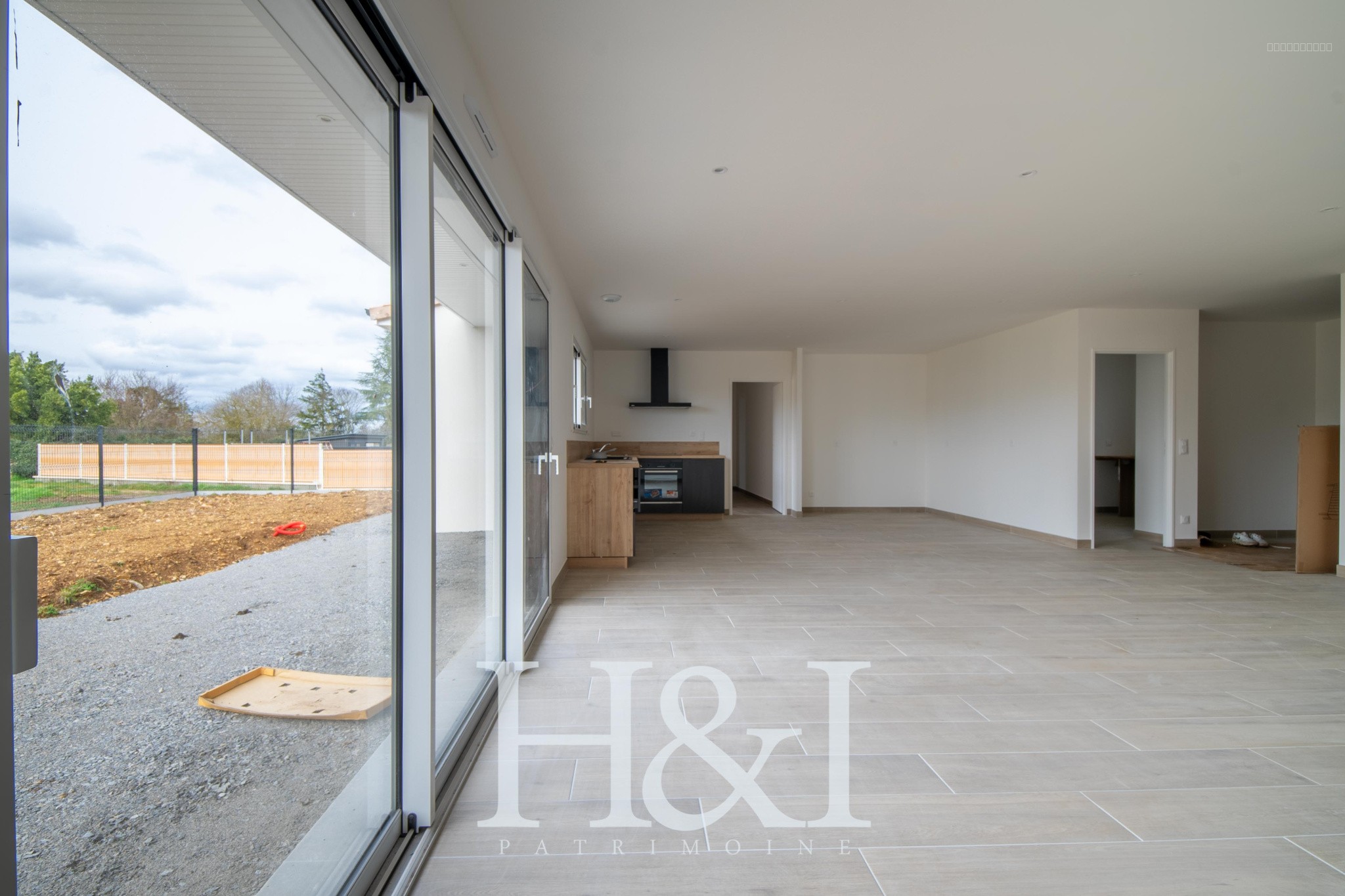 Maison à louer à Neuville de poitou, 142,93 m², 5 pièces – photo 3 sur 12