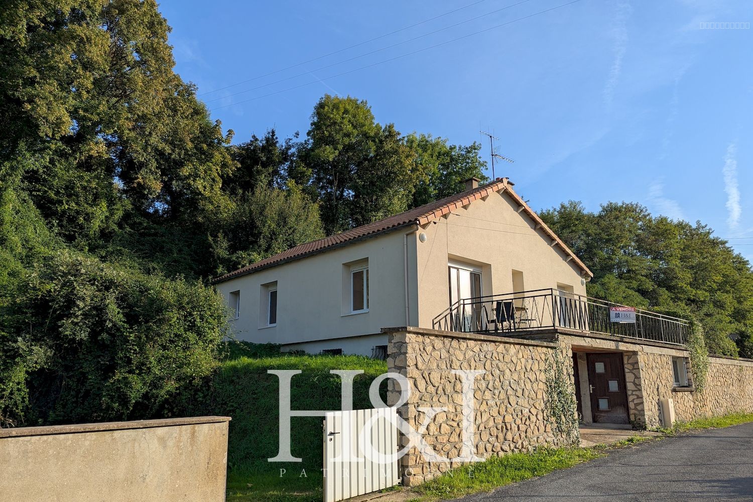 Maison à vendre à Lusignan, 114 m², 4 pièces – photo 1 sur 10