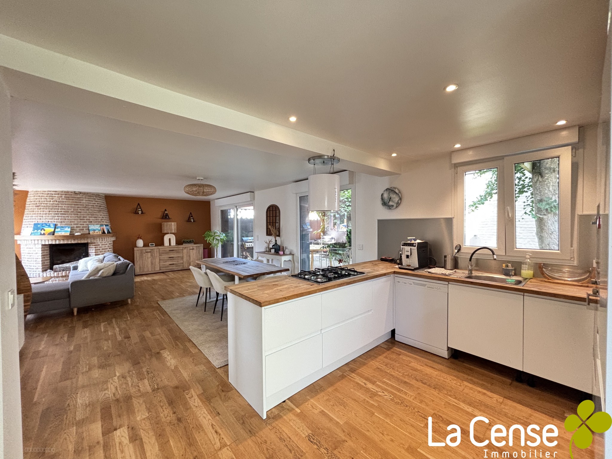 Maison à vendre à Hem, 500 m², 6 pièces – photo 2 sur 3