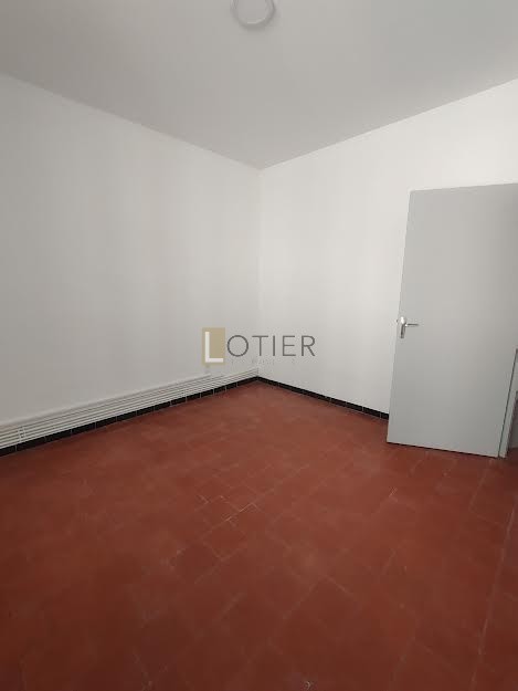 T2 rénové au premier étage d'un petit immeuble de deux appartements — photo 9
