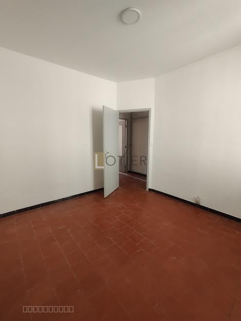 T2 rénové au premier étage d'un petit immeuble de deux appartements — photo 10
