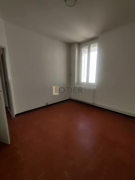T2 rénové au premier étage d'un petit immeuble de deux appartements — photo 13