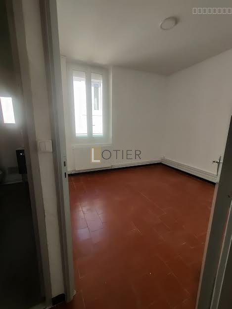 T2 rénové au premier étage d'un petit immeuble de deux appartements — photo 11